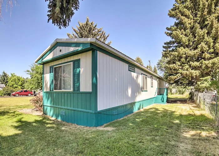 Cozy Ashton Abode W/ Yard - Near Park & Pool!