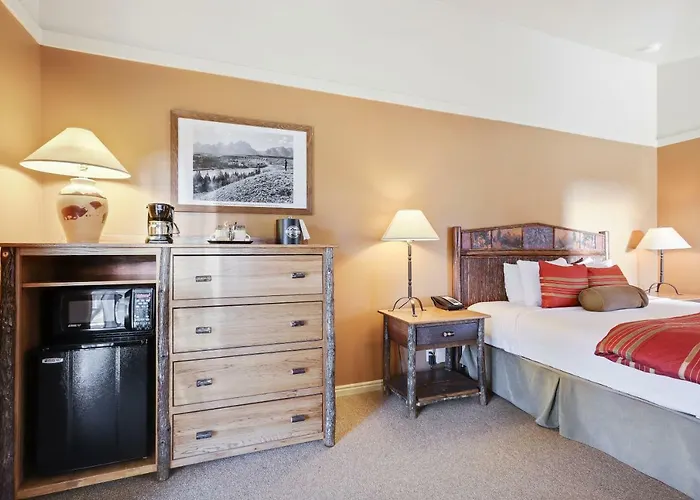 Headwaters Lodge & Cabins At Flagg Ranch